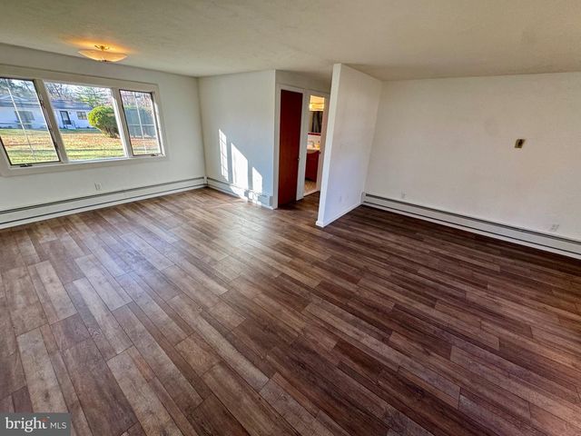 1114 W THOMAS RD, Lansdale, PA 19446