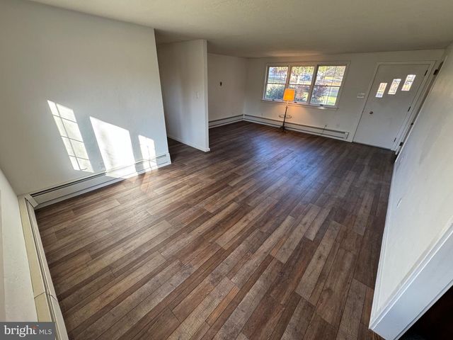 1114 W THOMAS RD, Lansdale, PA 19446