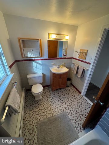 1114 W THOMAS RD, Lansdale, PA 19446