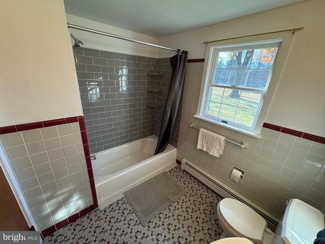 1114 W THOMAS RD, Lansdale, PA 19446