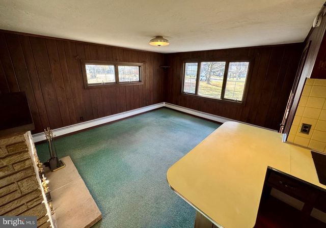 1114 W THOMAS RD, Lansdale, PA 19446