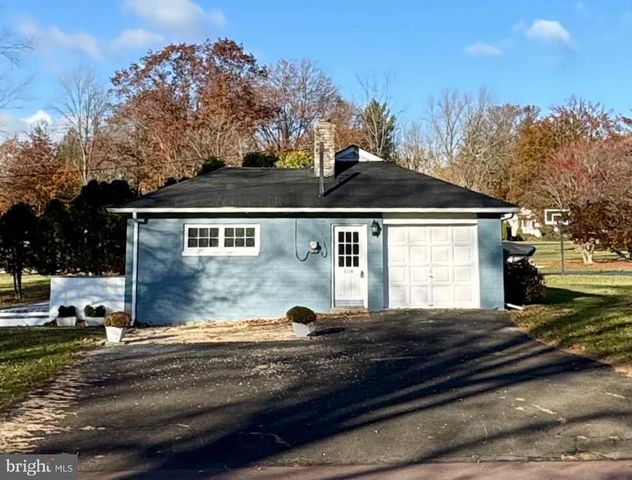 1114 W THOMAS RD, Lansdale, PA 19446