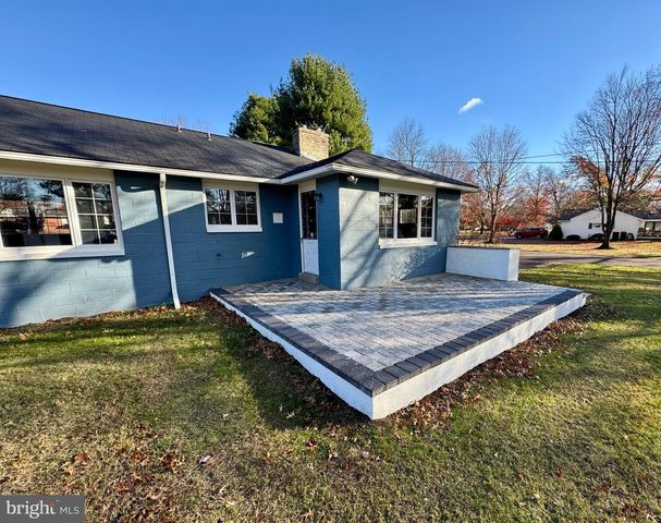 1114 W THOMAS RD, Lansdale, PA 19446