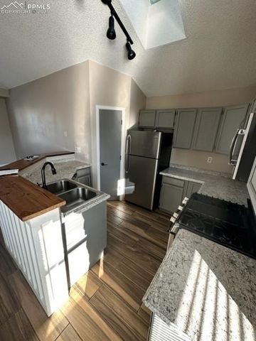 925 Tammany Drive, Colorado Springs, CO 80916