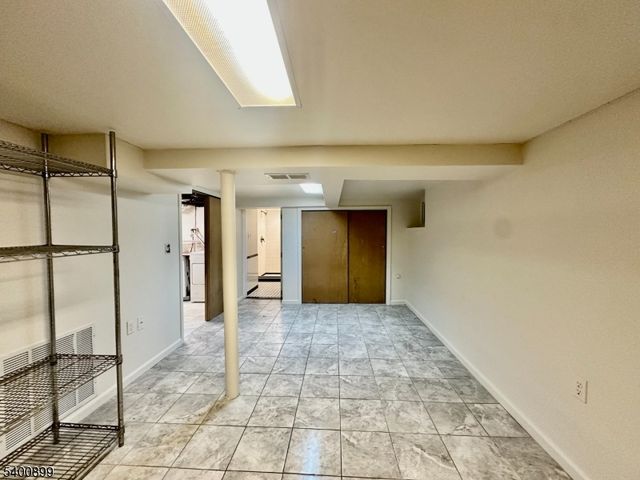 995 Grace Ter, Teaneck Twp., NJ 07666