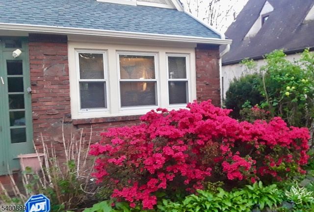 995 Grace Ter, Teaneck Twp., NJ 07666
