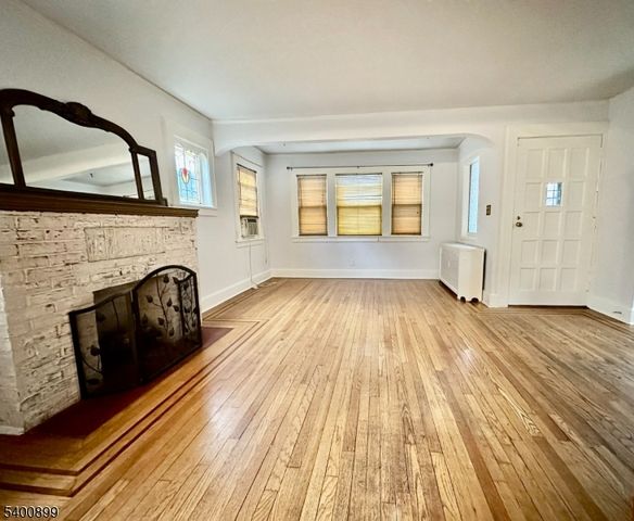 995 Grace Ter, Teaneck Twp., NJ 07666