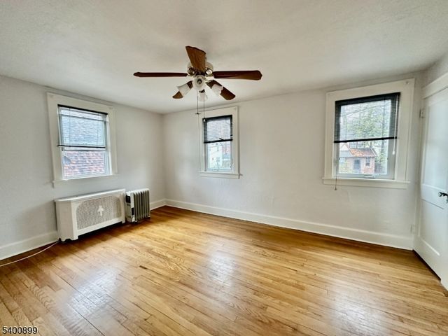 995 Grace Ter, Teaneck Twp., NJ 07666