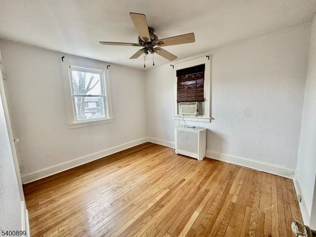 995 Grace Ter, Teaneck Twp., NJ 07666