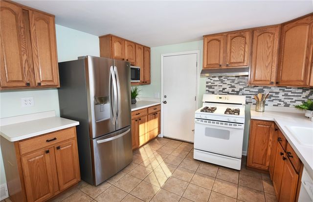 41 Summer Lane, Greece, NY 14626