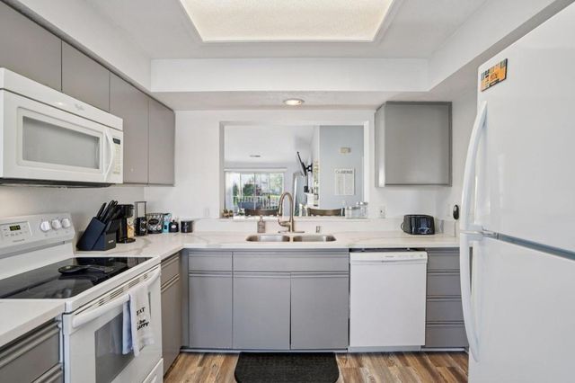 480 Evergreen Ash, Palm Desert, CA 92211