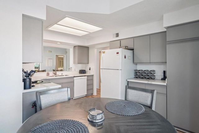 480 Evergreen Ash, Palm Desert, CA 92211