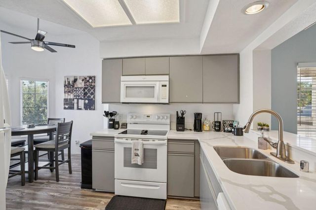 480 Evergreen Ash, Palm Desert, CA 92211