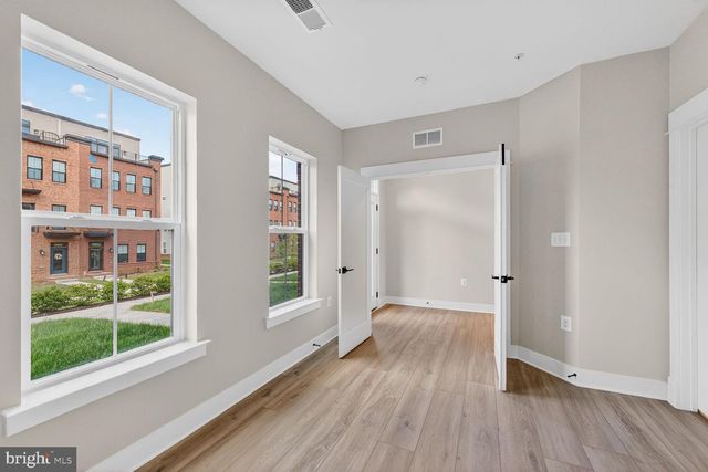 42194 SUMMER SUN TER, Ashburn, VA 20148
