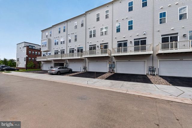 42194 SUMMER SUN TER, Ashburn, VA 20148