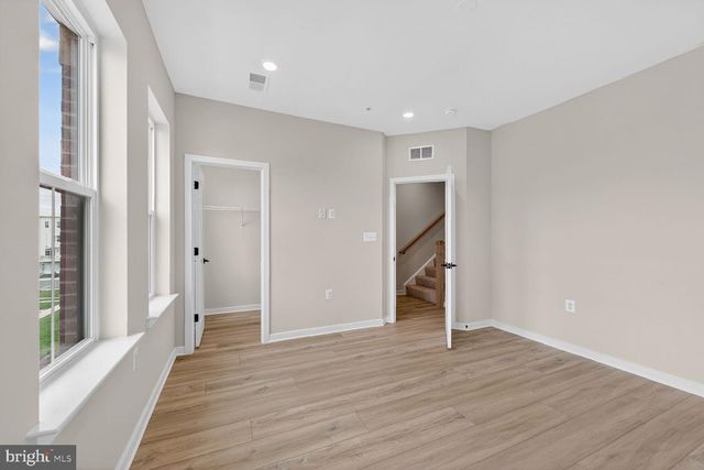 42194 SUMMER SUN TER, Ashburn, VA 20148