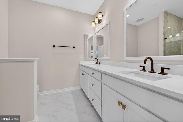 42194 SUMMER SUN TER, Ashburn, VA 20148