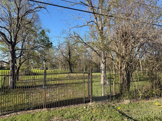 2527 Lone Oak Road, Houston, TX 77093