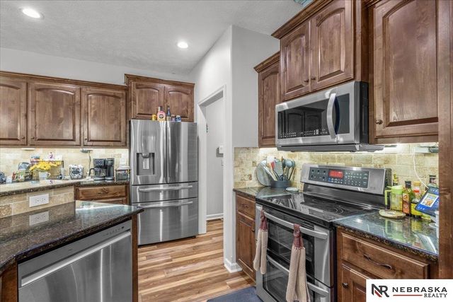 5251 Waterford Avenue Circle, Papillion, NE 68133
