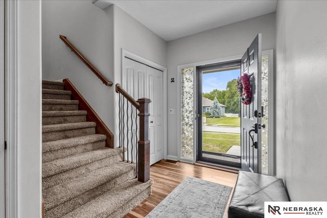 5251 Waterford Avenue Circle, Papillion, NE 68133