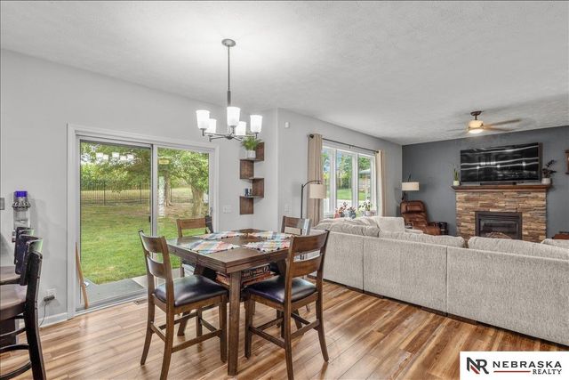 5251 Waterford Avenue Circle, Papillion, NE 68133