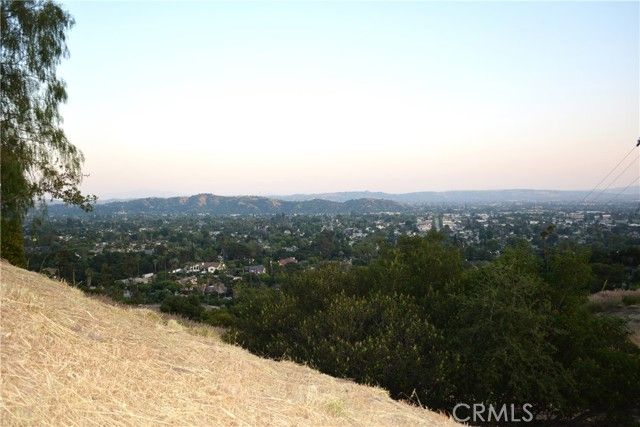 946 N Glendora Ave, Glendora, CA 91741