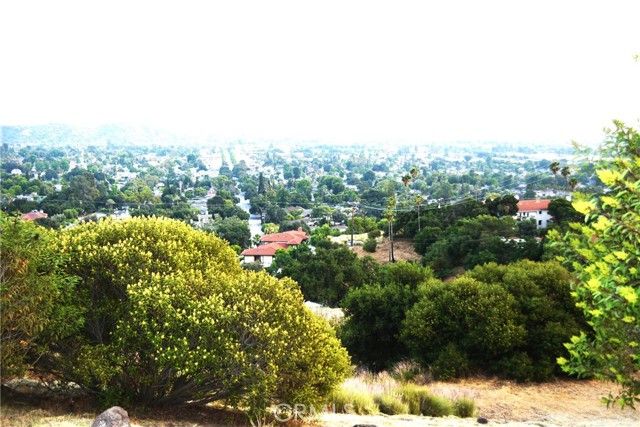 946 N Glendora Ave, Glendora, CA 91741