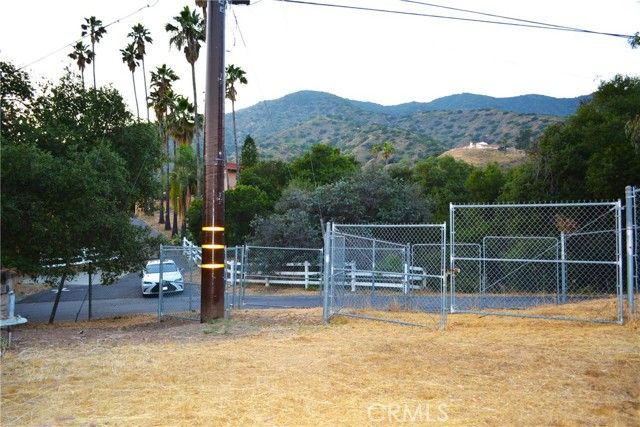 946 N Glendora Ave, Glendora, CA 91741