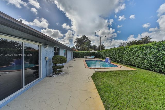 20550 NE 8th Ct, Miami, FL 33179