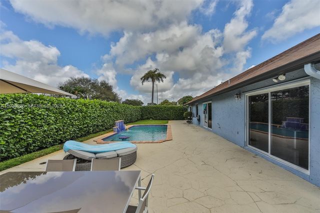 20550 NE 8th Ct, Miami, FL 33179