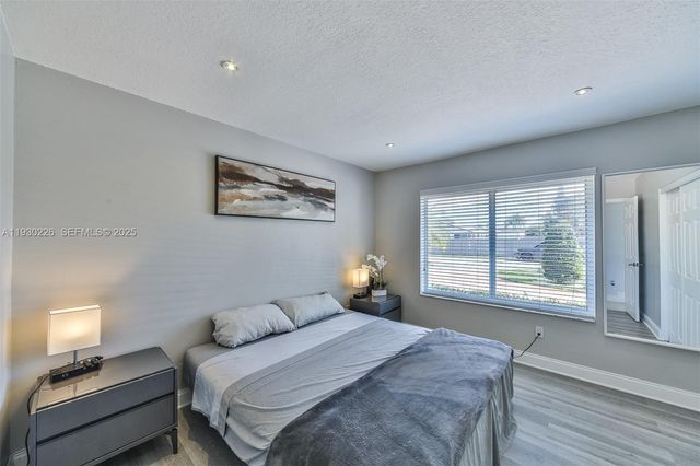 20550 NE 8th Ct, Miami, FL 33179