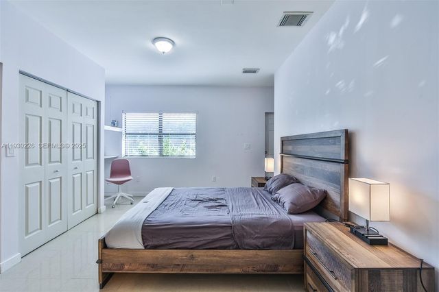 20550 NE 8th Ct, Miami, FL 33179