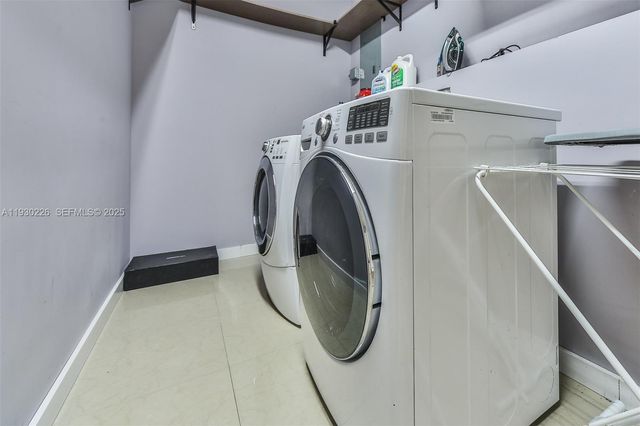 20550 NE 8th Ct, Miami, FL 33179