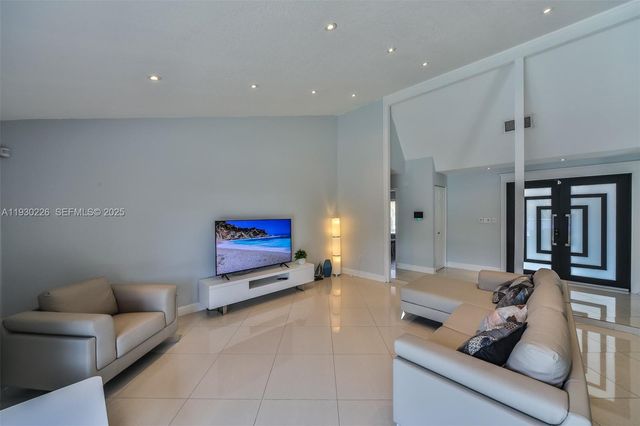 20550 NE 8th Ct, Miami, FL 33179