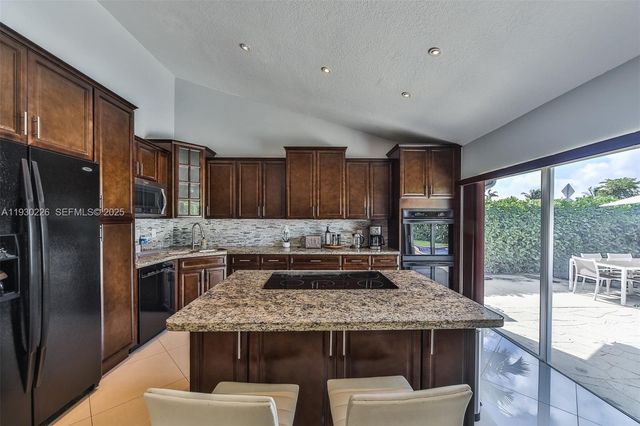 20550 NE 8th Ct, Miami, FL 33179