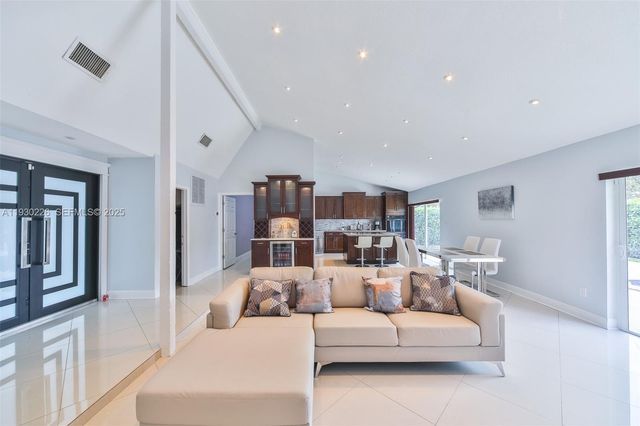 20550 NE 8th Ct, Miami, FL 33179