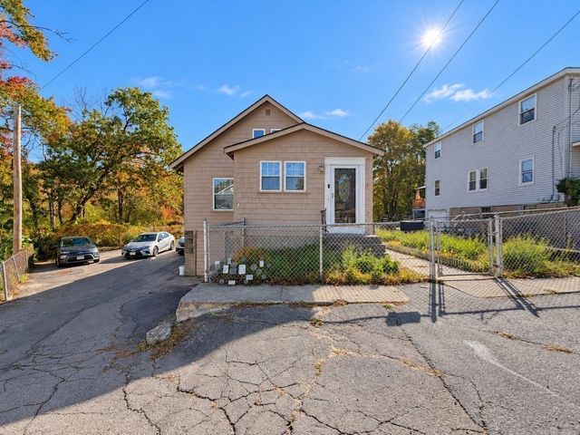 17 Crawford Rd, Braintree, MA 02184