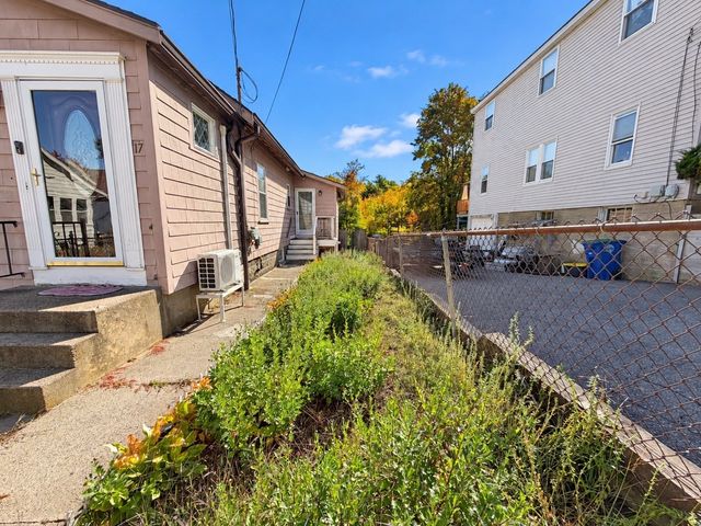 17 Crawford Rd, Braintree, MA 02184