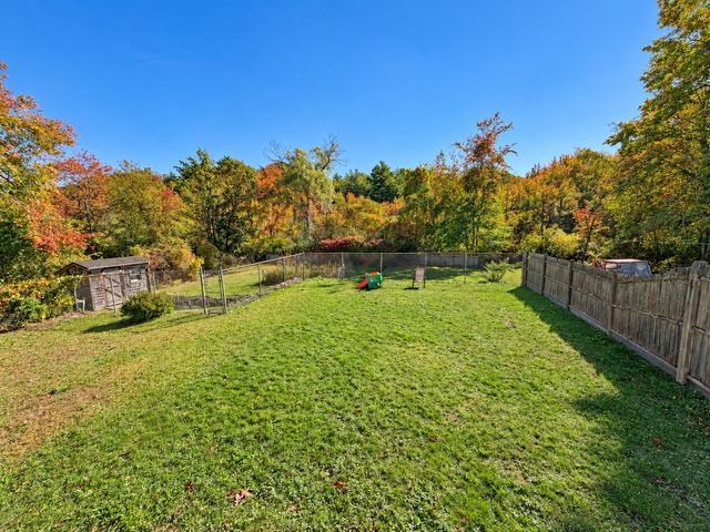 17 Crawford Rd, Braintree, MA 02184