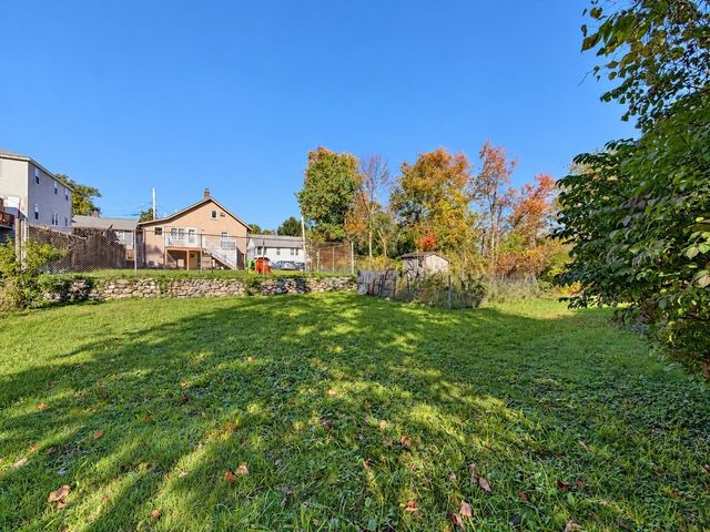 17 Crawford Rd, Braintree, MA 02184