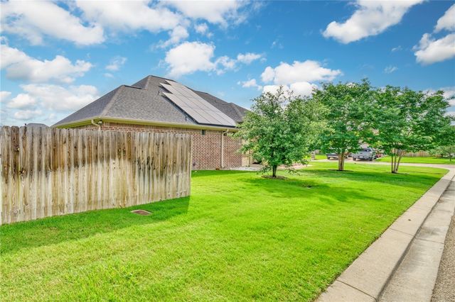 2205 Ironwood Drive, College Station, TX 77845