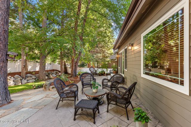 673 E Arena Loop, Hayden, ID 83835