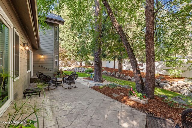673 E Arena Loop, Hayden, ID 83835