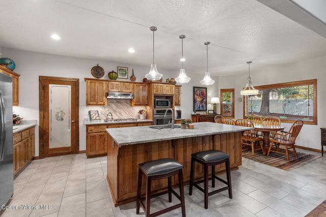 673 E Arena Loop, Hayden, ID 83835
