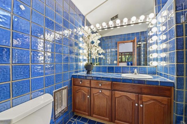 12861 Foothill Lane, Saratoga, CA 95070