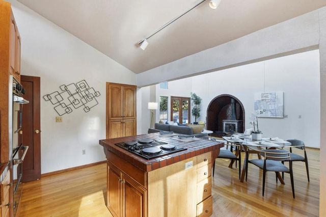 12861 Foothill Lane, Saratoga, CA 95070