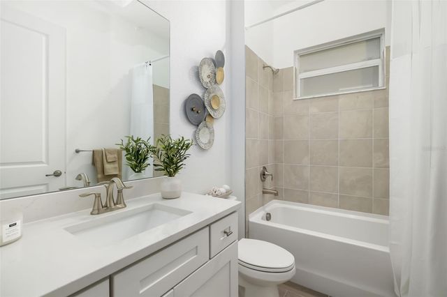 5617 LIGHTNING WHELK LANE, Lakewood Ranch, FL 34211