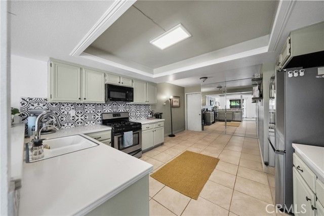 2172 Falcon Crest Drive, Riverside, CA 92506