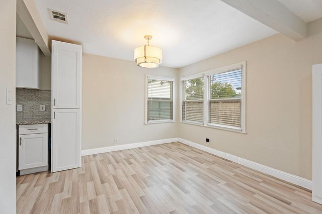 818 W Peralta Way, Fresno, CA 93705