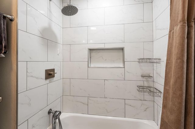 818 W Peralta Way, Fresno, CA 93705